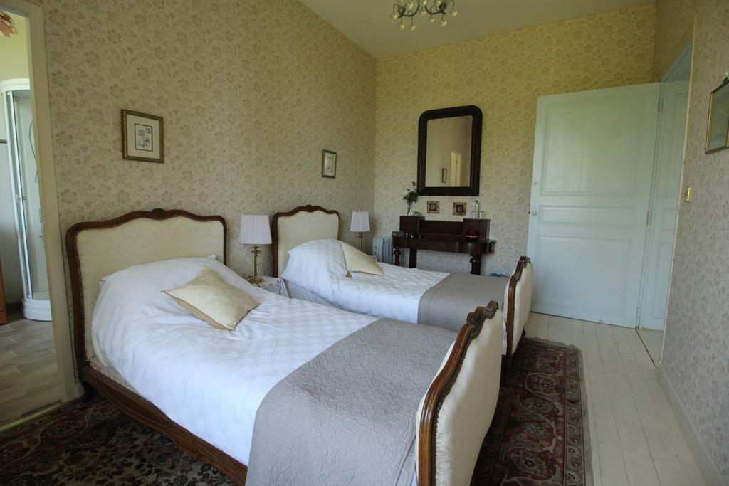 Manoir Angle Bed and Breakfast Blanzay-sur-Boutonne Δωμάτιο φωτογραφία